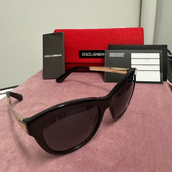 Sunglasses from Dolce&Gabbana. Used a few times only. - Picture 3 of 8